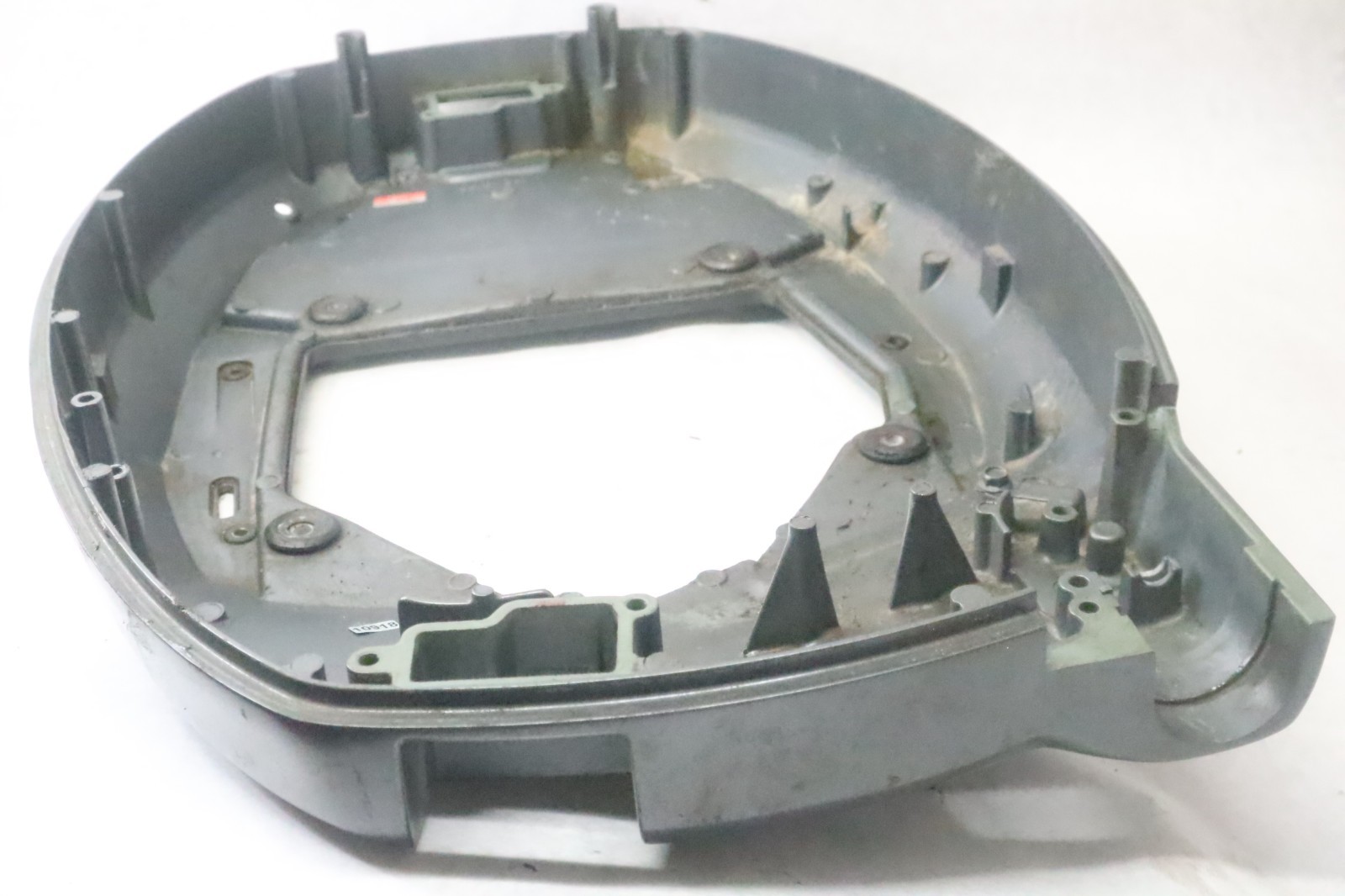 2003-2011 Yamaha 115 HP 4 Stroke Outboard Bottom Cowling Pan 68V-42710-01-8D OEM - Image 3