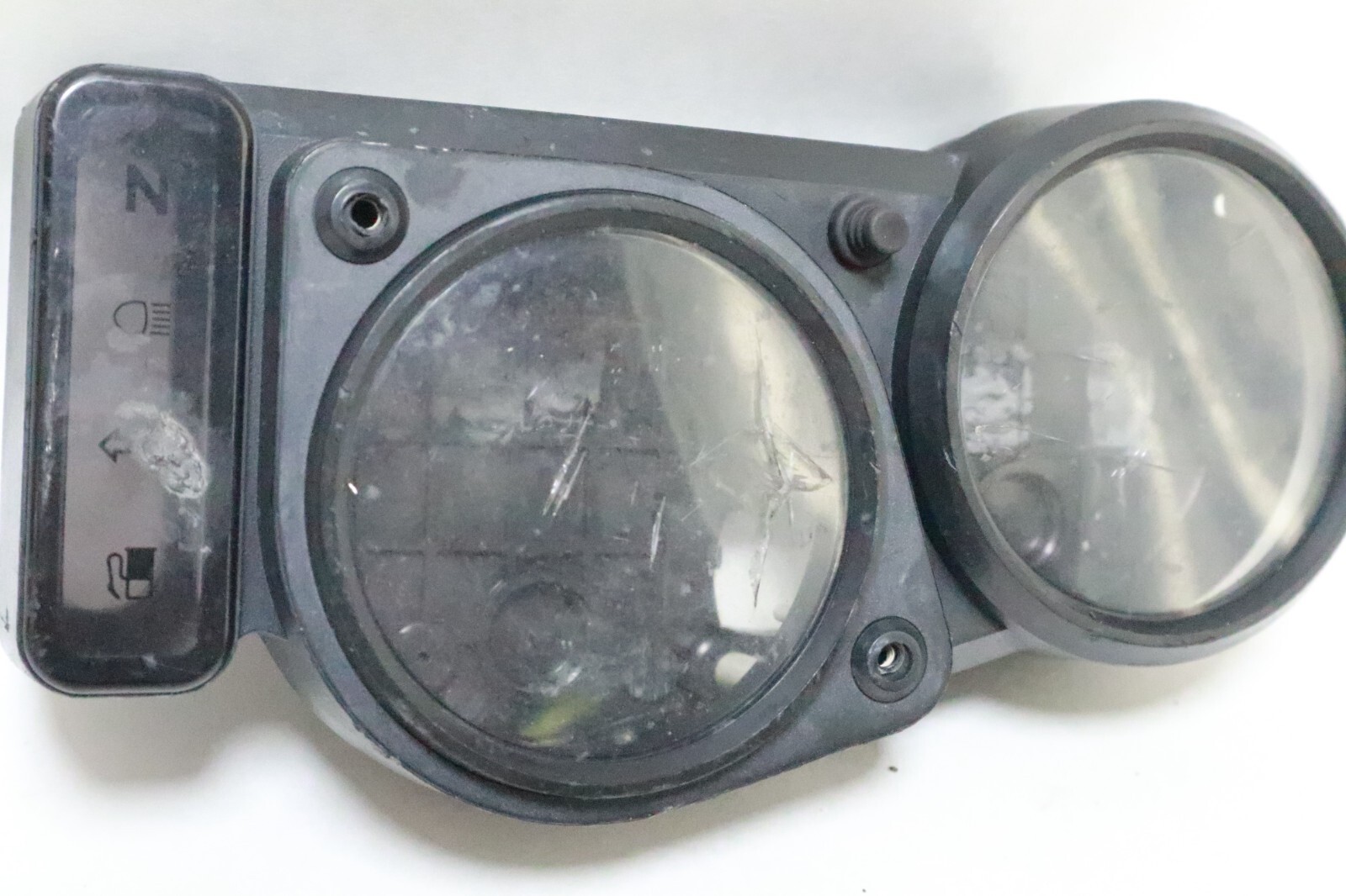 97 98 99 00 SUZUKI GSXR 600 SRAD SPEEDOMETER TACH GAUGES CLUSTER housing case - Image 4