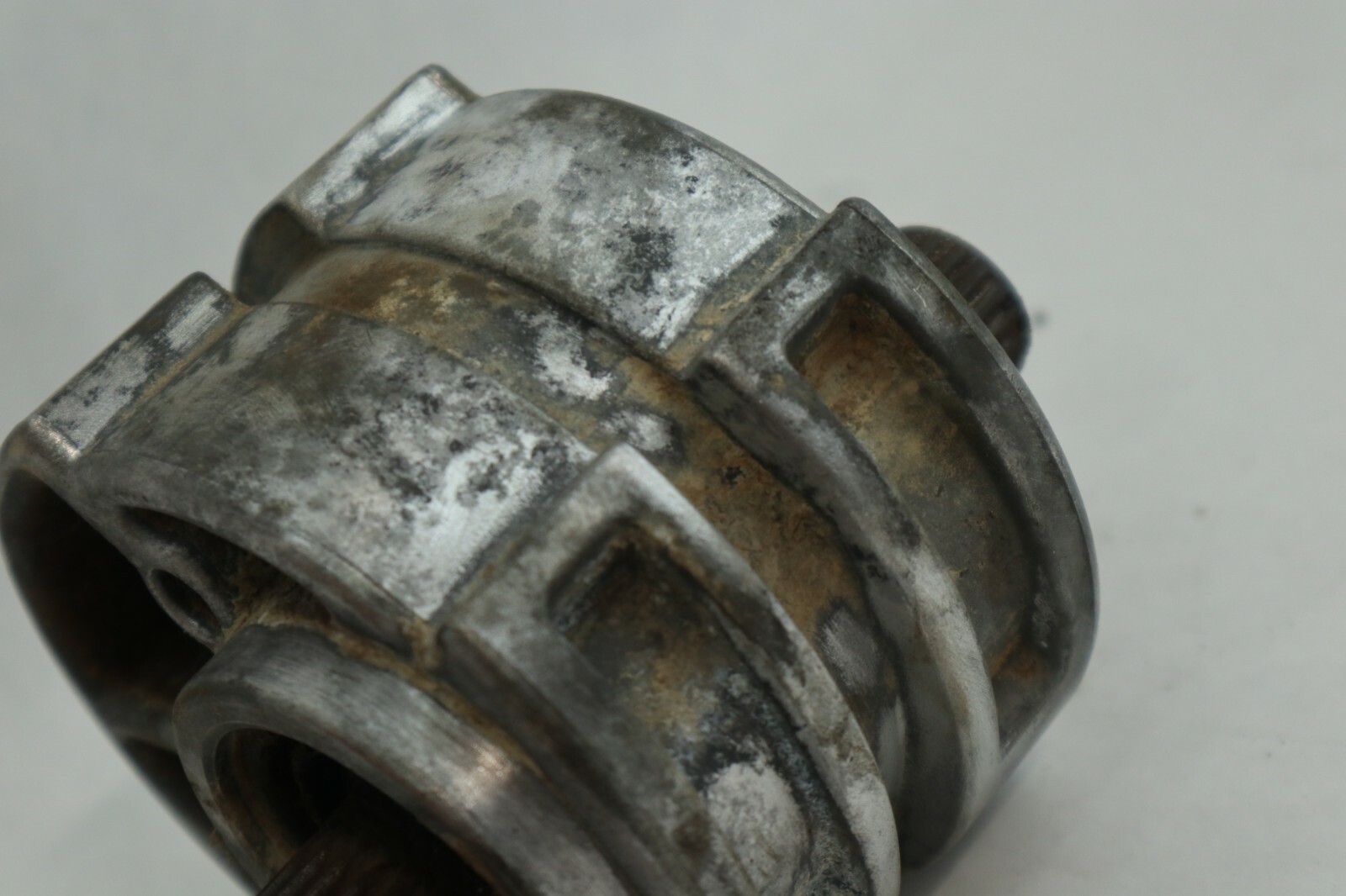 97 Polaris Xplorer SPORTSMAN 400L 4x4 Front Bearing Carrier Axle Housing - Image 11