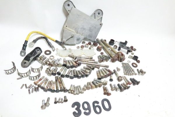 1979-1989 Mercury  50 60 70  hp  hardware mIXED HARDWARE BOLTS NUTS USED - Image 12