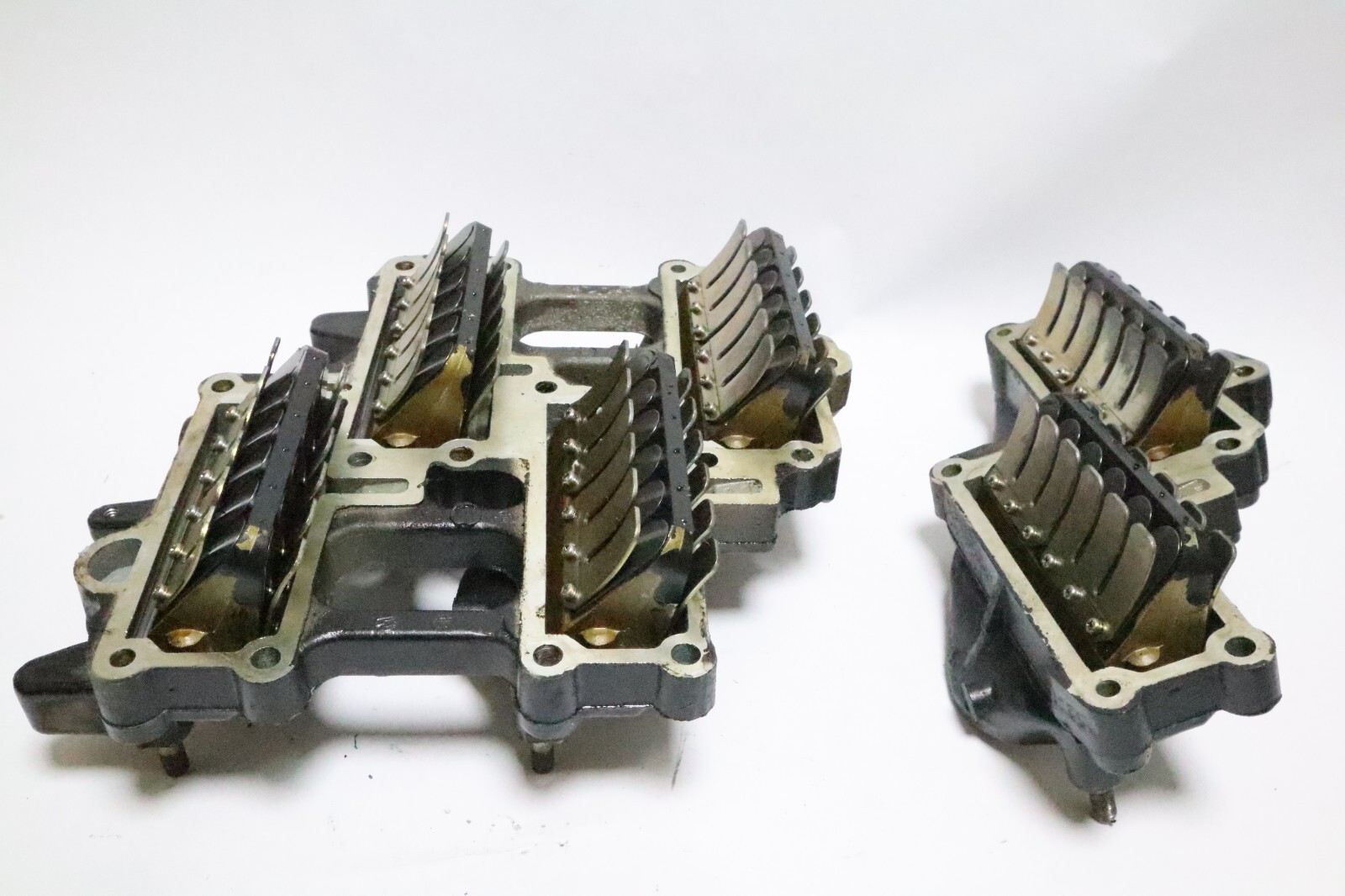 Johnson Evenrude OMC 200 225HP Reed Plate intake manifold 332243-3 Upper
