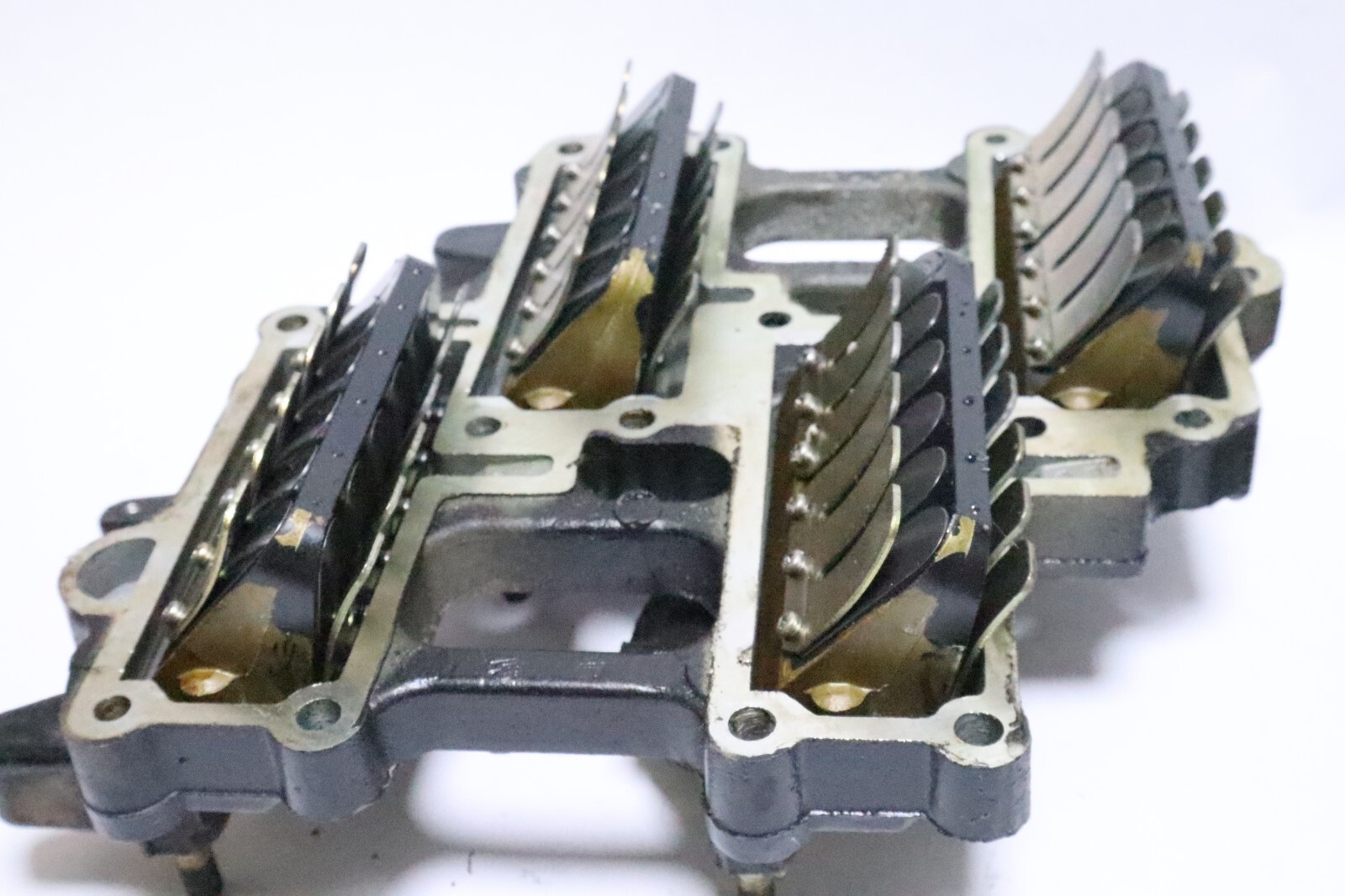 Johnson Evenrude OMC 200 225HP Reed Plate intake manifold 332243-3 Upper - Image 19