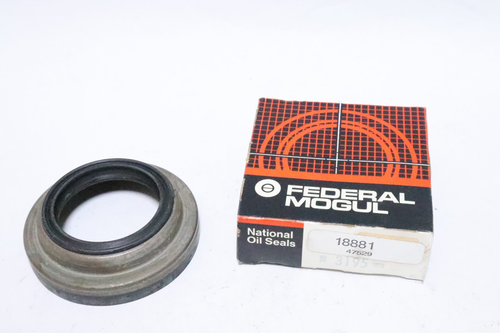 federal mogul oil seal 18881 - Image 2