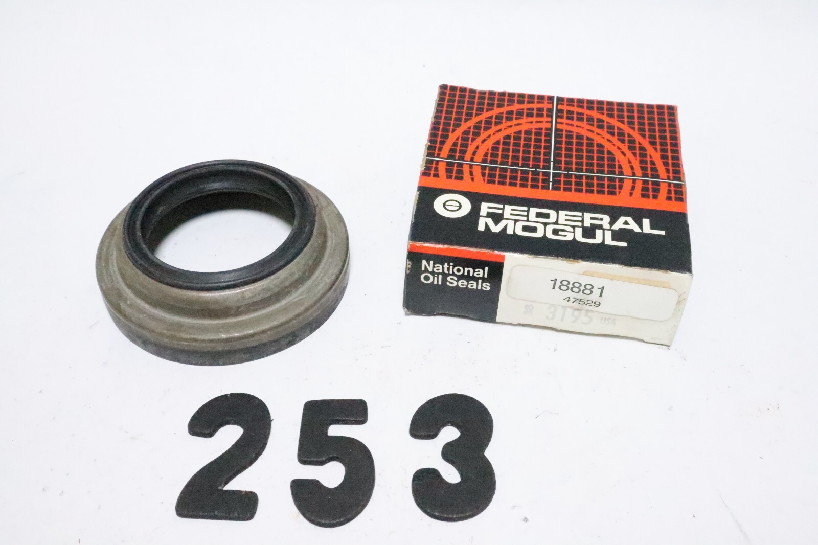 federal mogul oil seal 18881 - Image 3