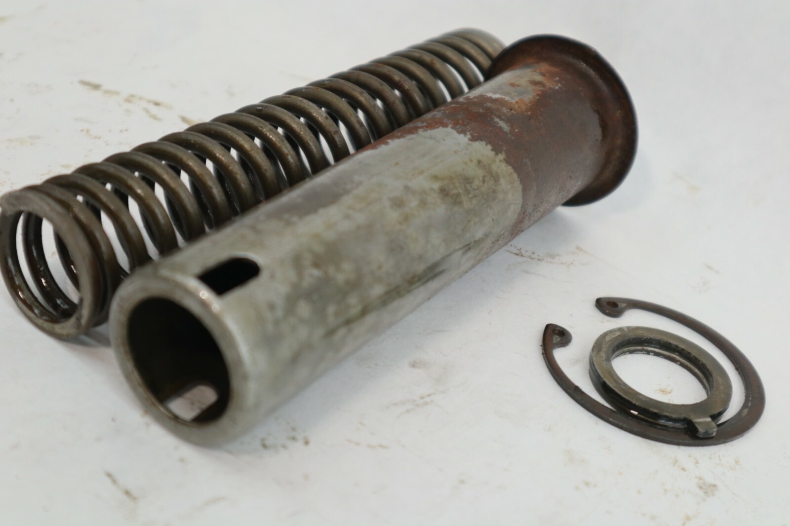 SUZUKI DT 50 60 HP GEAR OIL PUMP GUIDE COLLAR AND SPRING - Image 11
