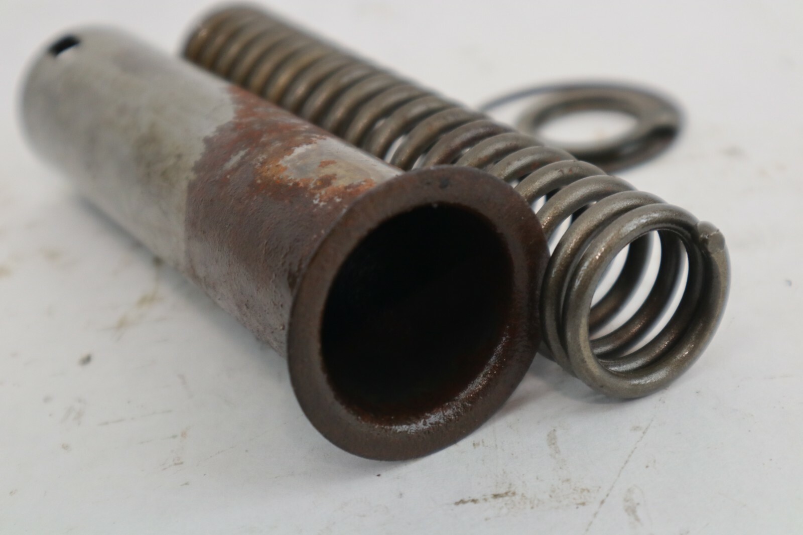 SUZUKI DT 50 60 HP GEAR OIL PUMP GUIDE COLLAR AND SPRING - Image 12