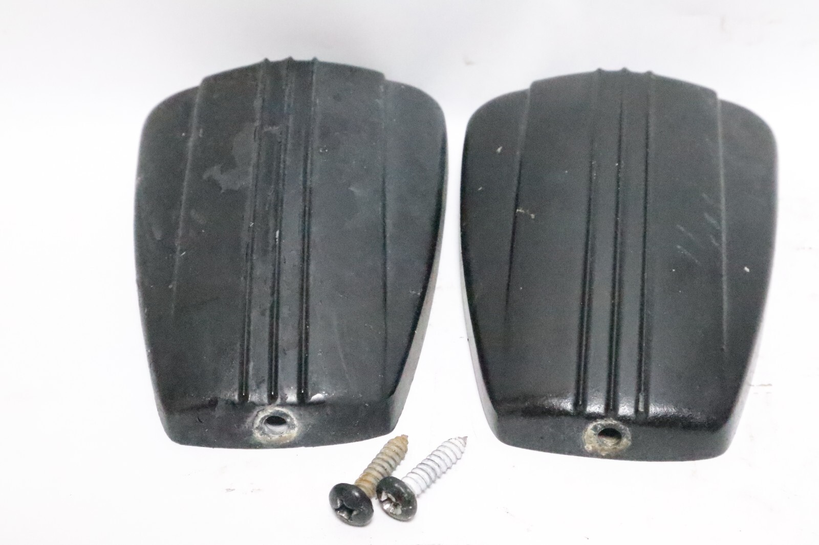Mercury 30-115 hp lower exhaust cover pair 35474