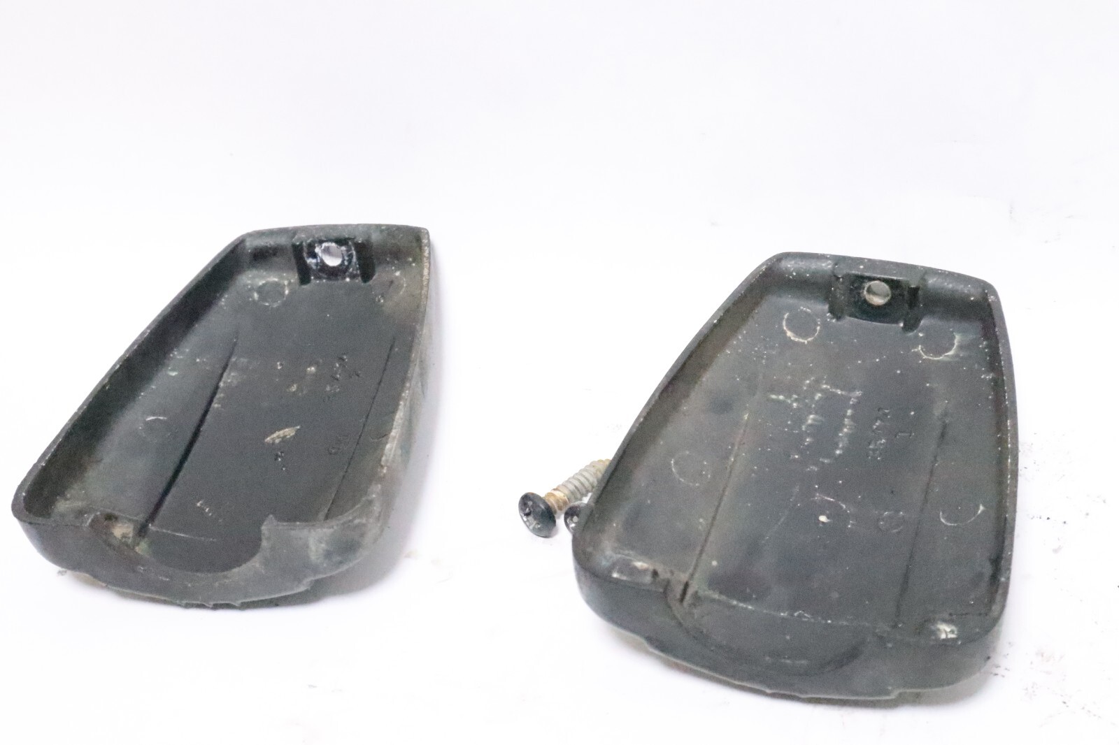 Mercury 30-115 hp lower exhaust cover pair 35474 - Image 9