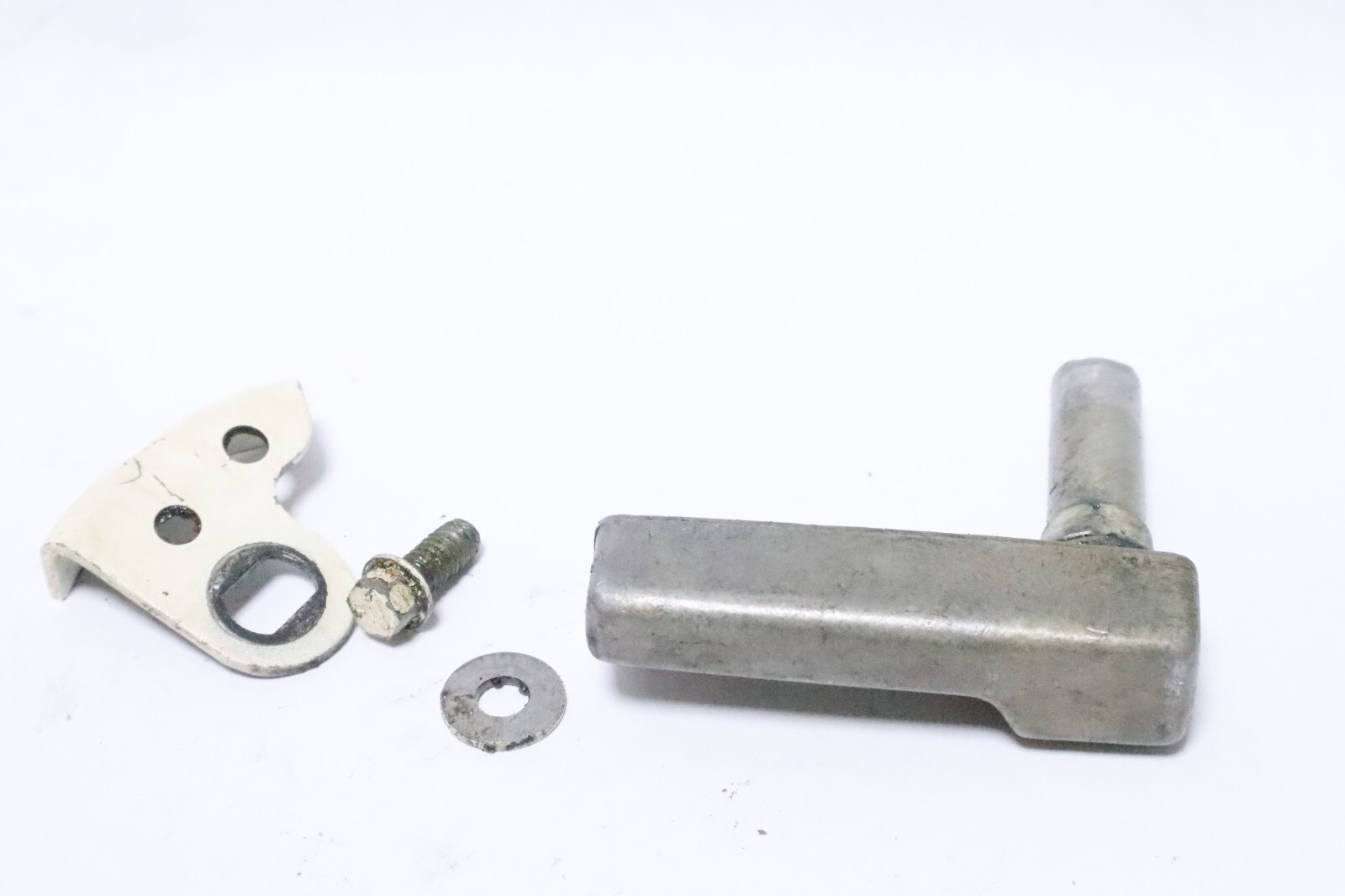 OMC Evinrude Johnson 322537 0322537 Latch Handle OEM