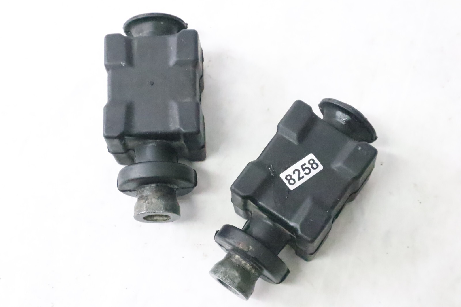 HONDA OEM LOWER RUBBER MOUNTS # 50155-ZV5-000 - Image 3
