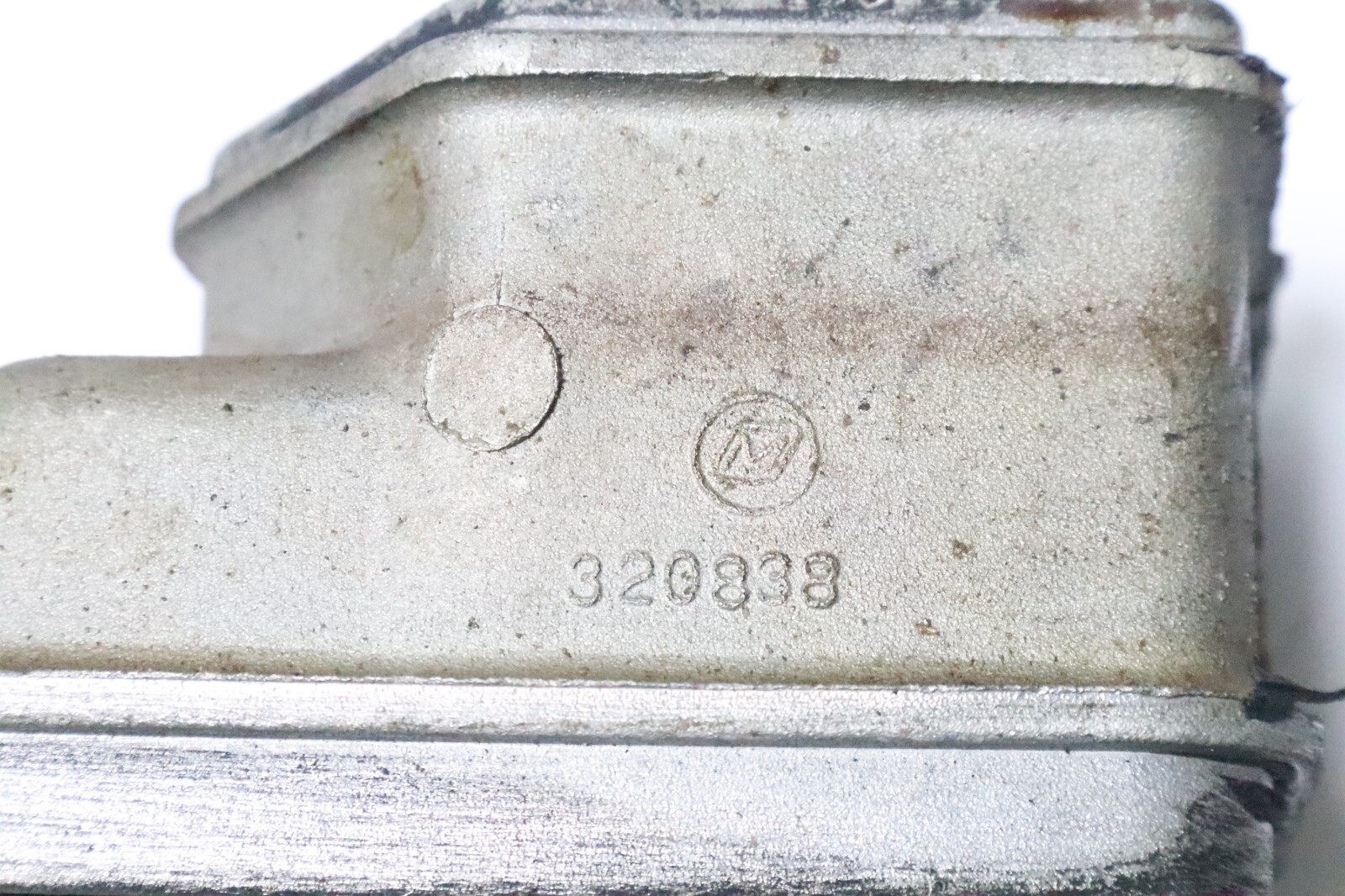 Evinrude Johnson Outboard 85-140+ HP 1978-1989 Inner Exhaust Housing 320838 - Image 7