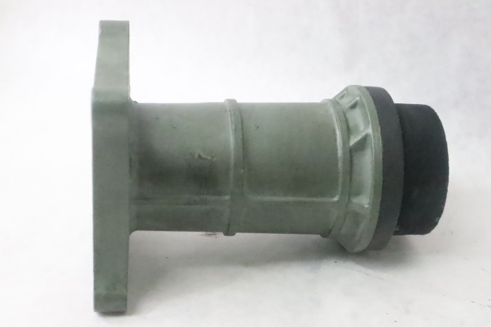 04-2008 Yamaha 75 90 115 HP 4 Stroke Outboard Exhaust Manifold 67F-41131-01-5B - Image 4