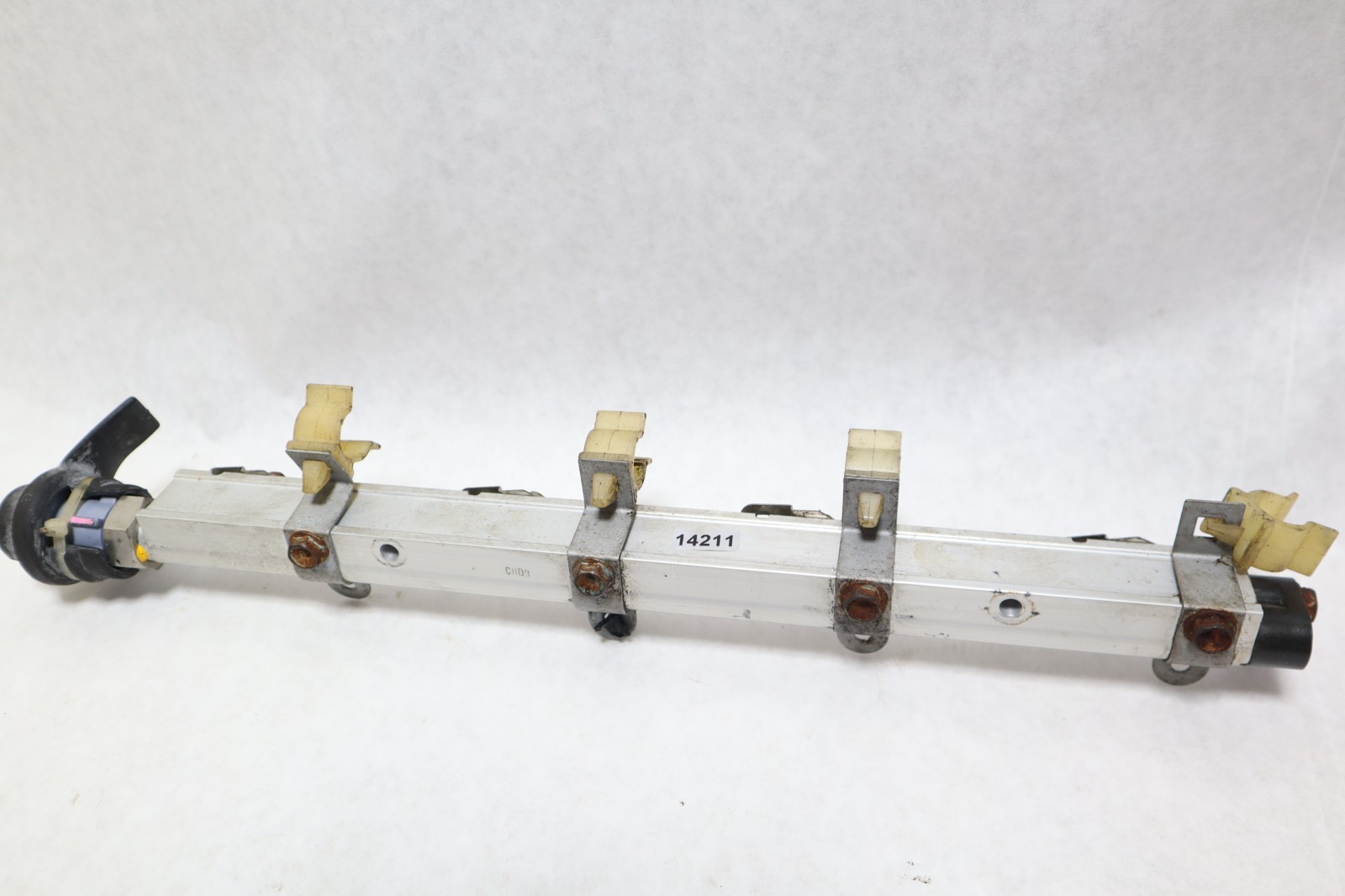 FUEL RAIL W/ regulator HONDA bf 115-150 HP OUTBOARD 16621-ZY6-000 - Image 11