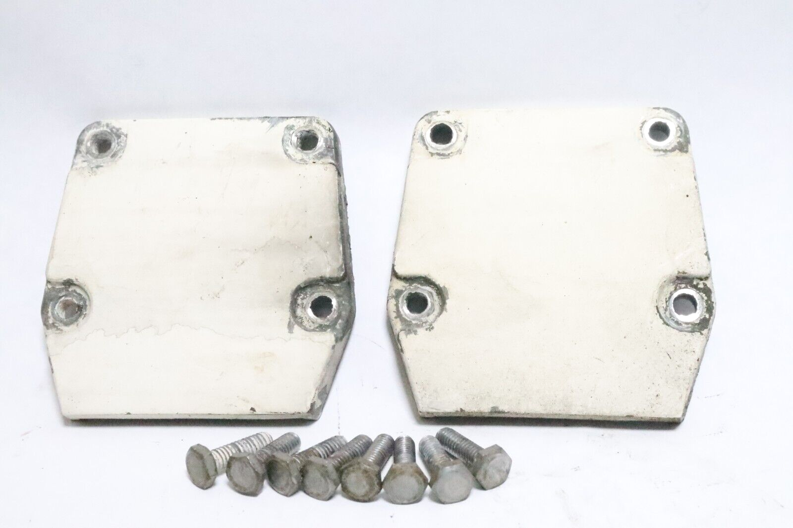 Johnson Evinrude 321673 Lower Mount Bracket Cover 329894 Screws - Pair