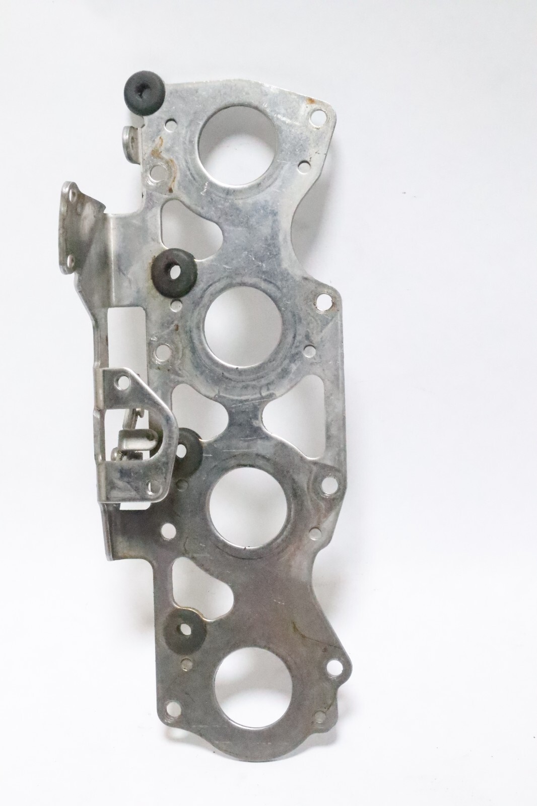 827631 Carburetor Bracket Mercury 50ELPT 4 stroke 50 40 hp