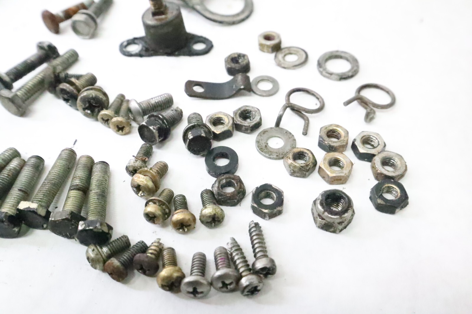 mercury 110 thunderbolt 9.8hp 7.5hp mixed screws hardware mount caps - Image 6