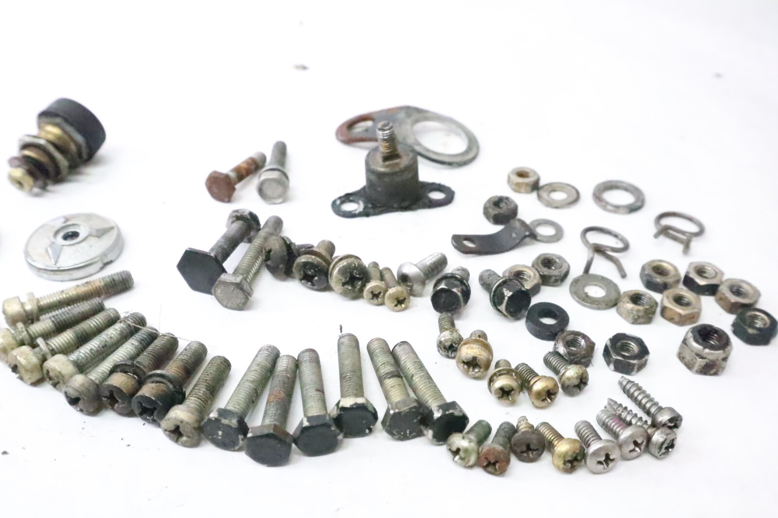mercury 110 thunderbolt 9.8hp 7.5hp mixed screws hardware mount caps - Image 9