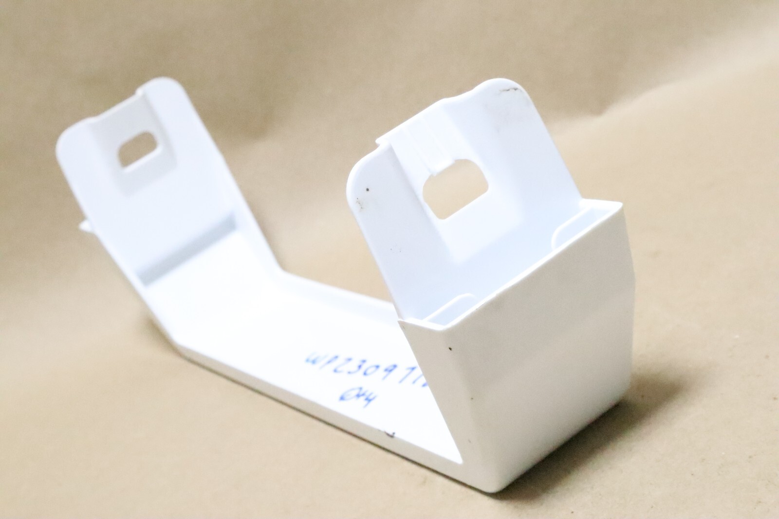 Freezer Door Rail WP2309718 Whirlpool, Kenmore, Maytag - Image 7