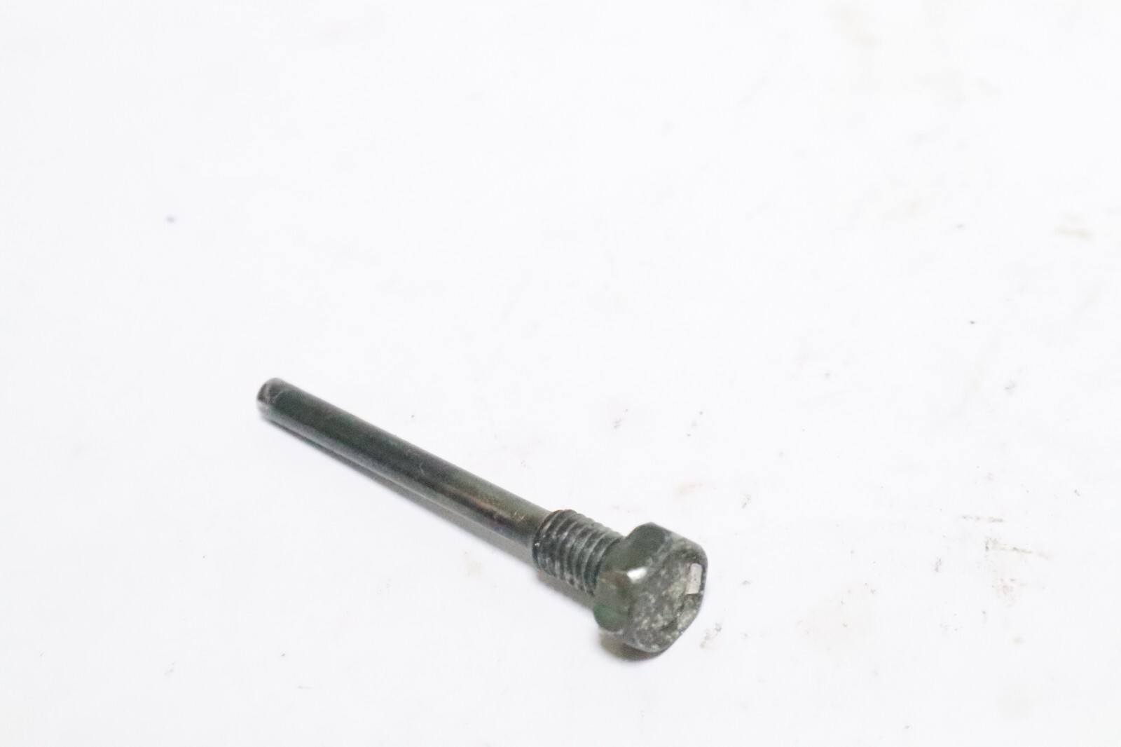 827607 Mercury 4 Stroke outboard motor camshaft holder screw 40 45 50HP