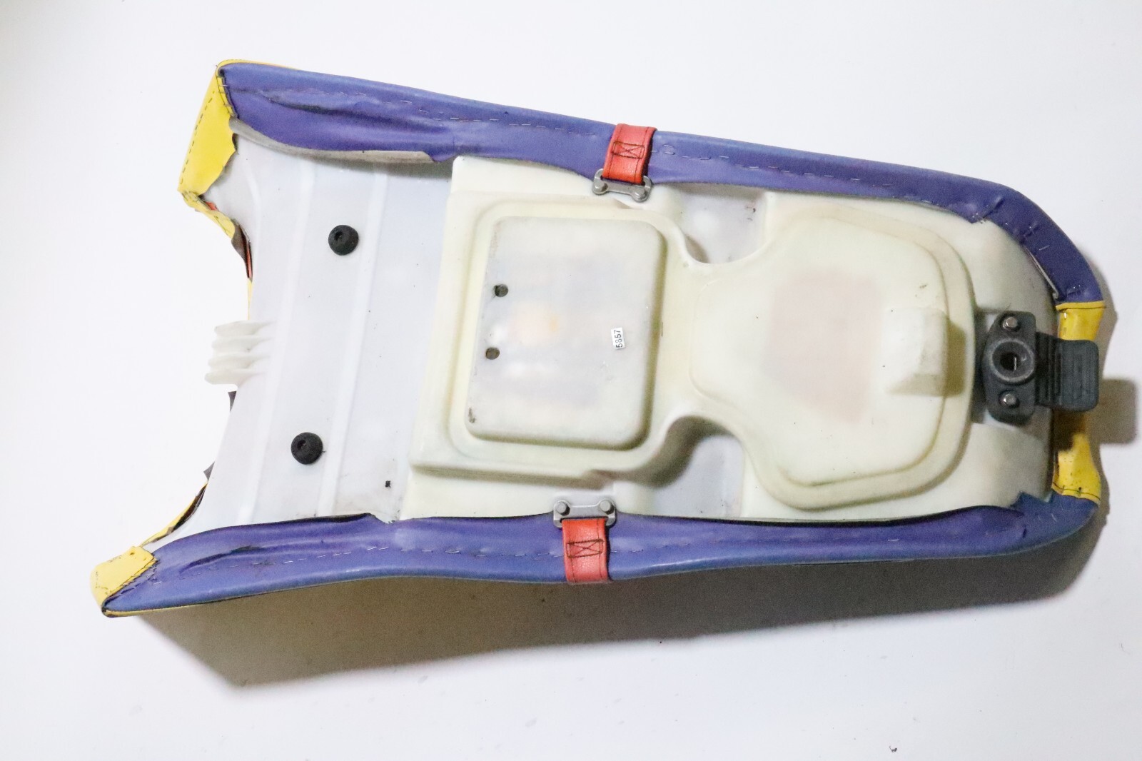 94 YAMAHA WAVE RAIDER 700 SEAT GH1-6371A-00-00 - Image 9