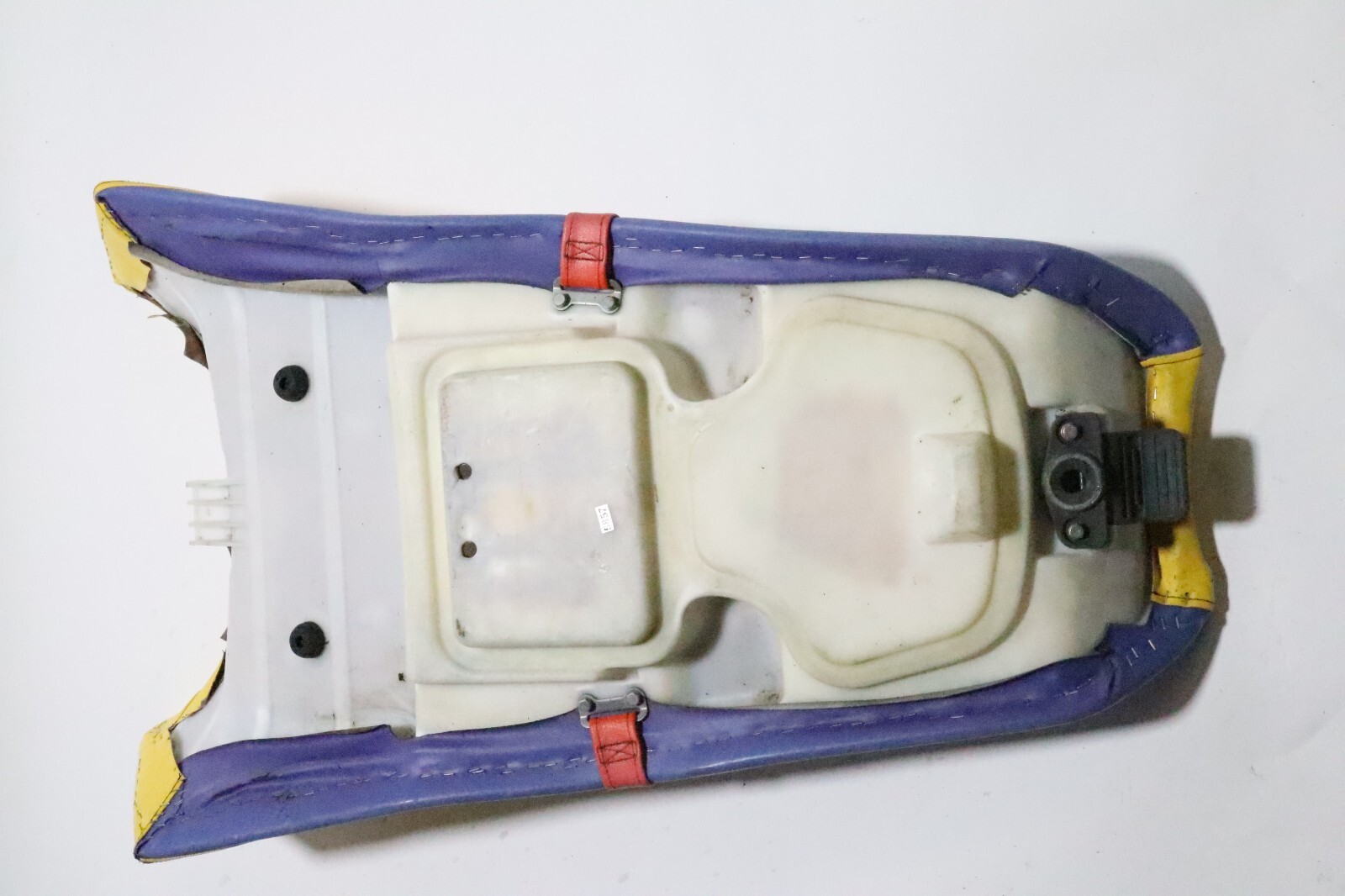 94 YAMAHA WAVE RAIDER 700 SEAT GH1-6371A-00-00 - Image 11