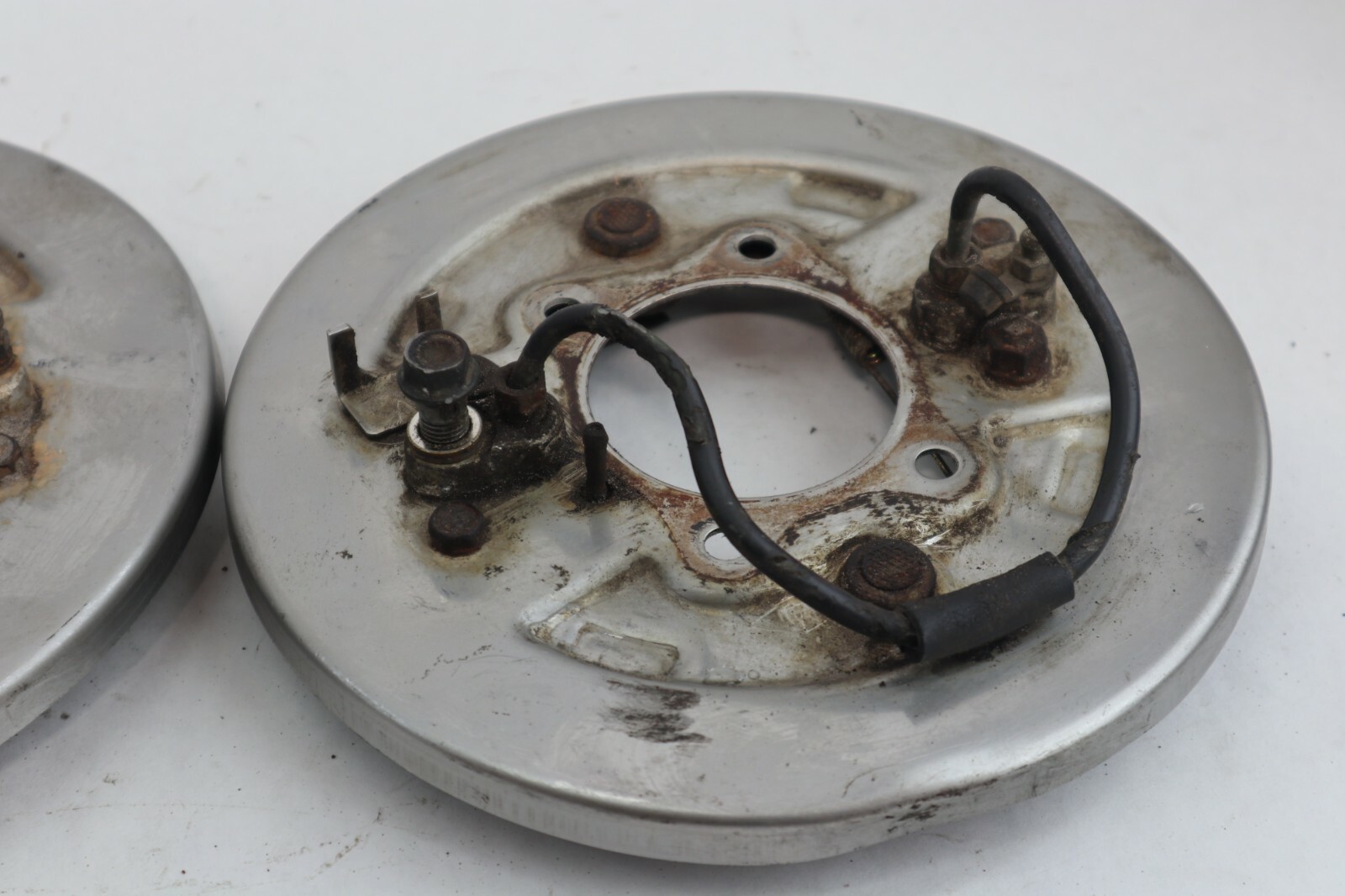 88-95 Honda Fourtrax 30 350 Foreman 4x4 Left Front Drum Brake Backing Plate - Image 12