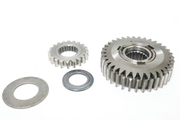 05-07 Hyosung 650 GV TWIN GV650 Engine Used Crank Clutch Gears 2007  USED - Image 3