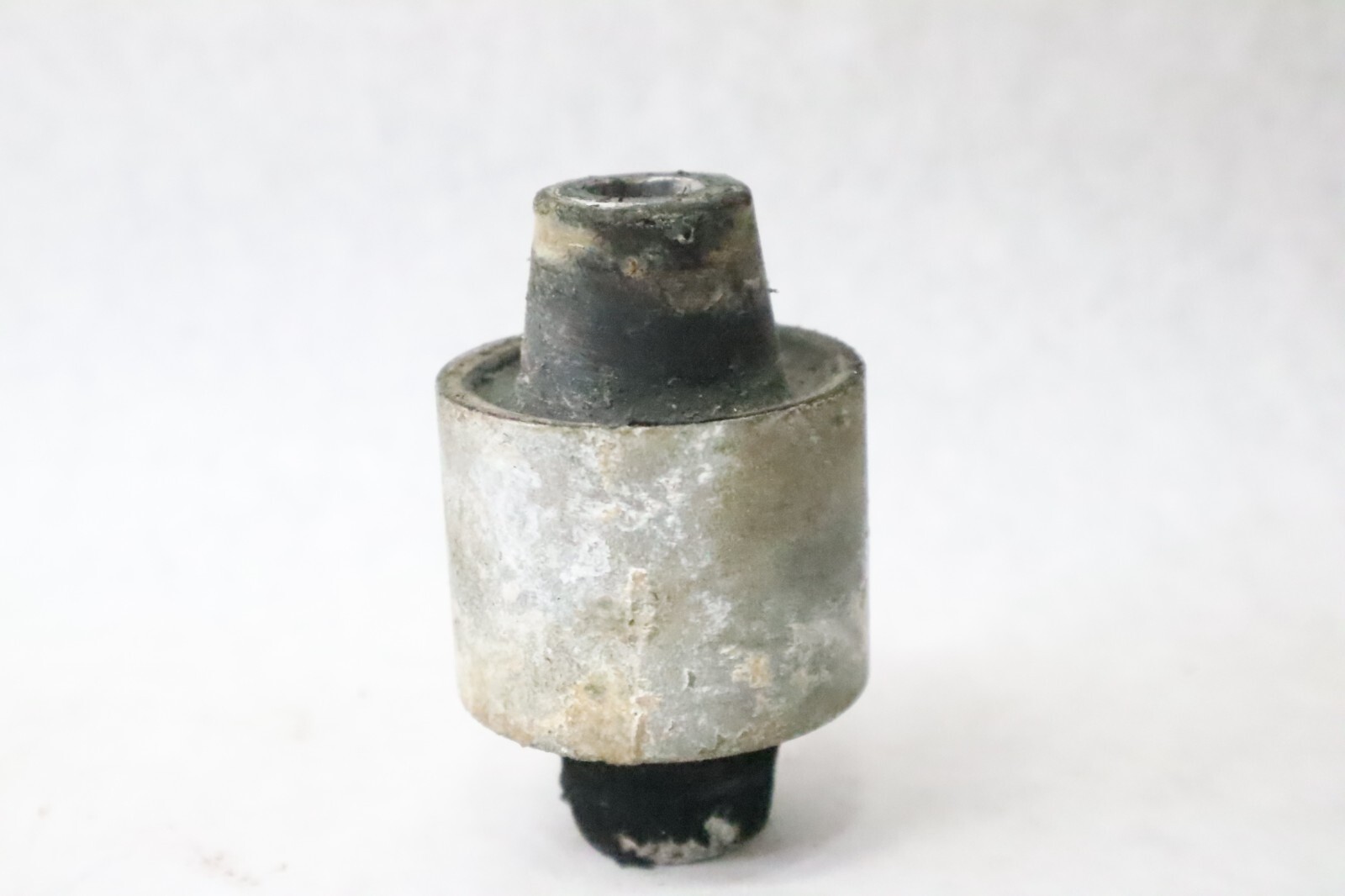 687-44555-00-94, 90109-12261-00 Yamaha Outboard lower damper - Image 4