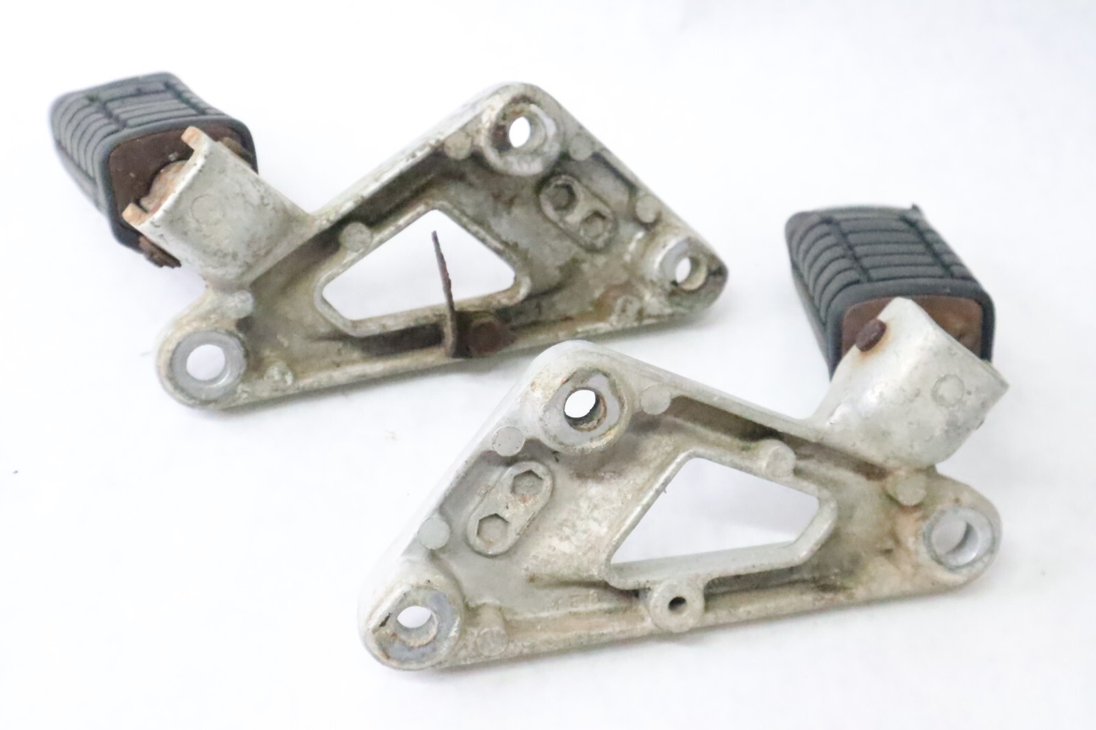 83 1983 Honda CX 650 CX650C Custom Right left Hand Rear RHR Foot Peg & Bracket - Image 8