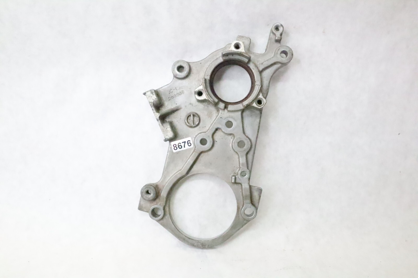 Suzuki DF 40 50 60 outboard pulsor coil/ starter bracket (11411-88L00) - Image 3