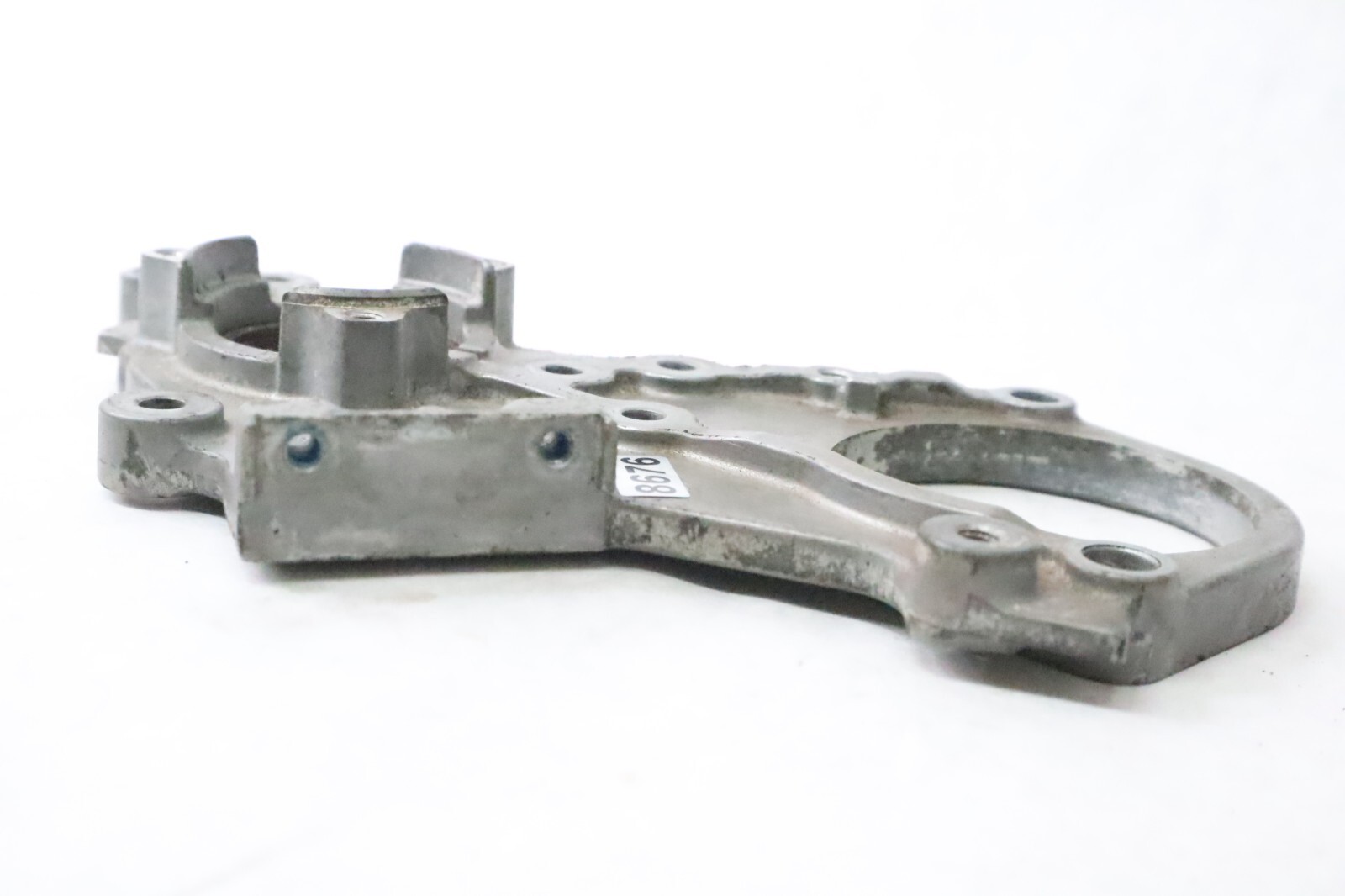 Suzuki DF 40 50 60 outboard pulsor coil/ starter bracket (11411-88L00) - Image 8