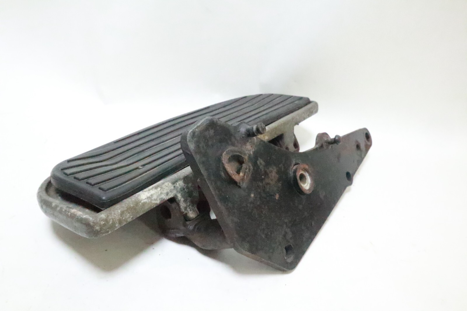 99-01 KAWASAKI VULCAN 1500 VN1500G NOMAD LEFT FRONT FOOT REST PEG STEP - Image 3