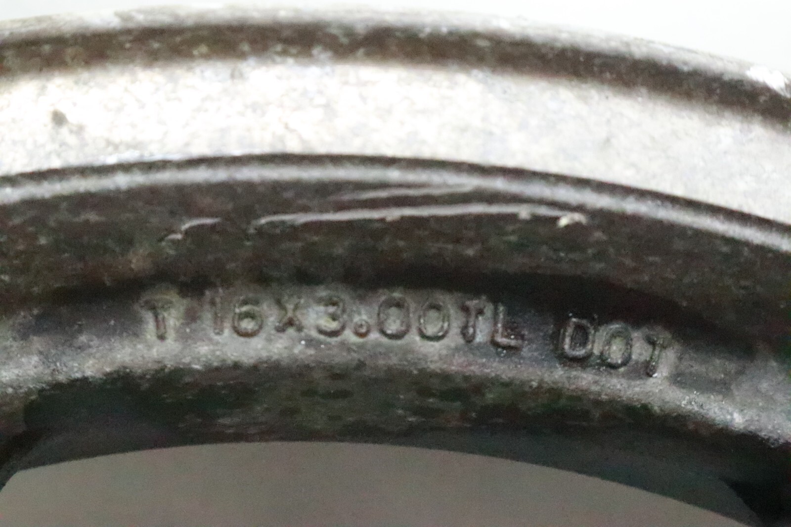 80 81 82 83 Kawasaki KZ750 KZ 1000 OEM Rear Back Wheel Enkei R-1050 Japan - Image 9