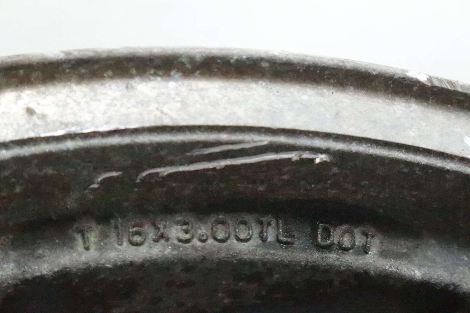 80 81 82 83 Kawasaki KZ750 KZ 1000 OEM Rear Back Wheel Enkei R-1050 Japan - Image 10