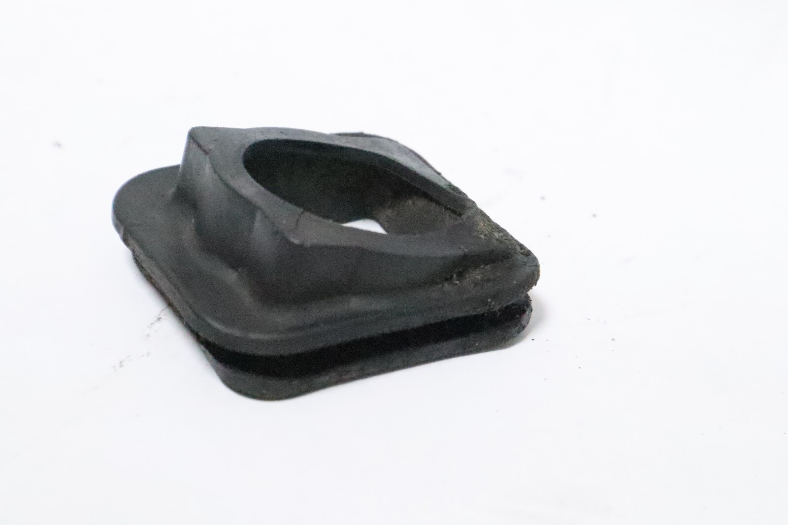 39778 Bottom Cowl Grommet for Mercury 7.5-20 Hp Outboard 1970-85 - Image 9