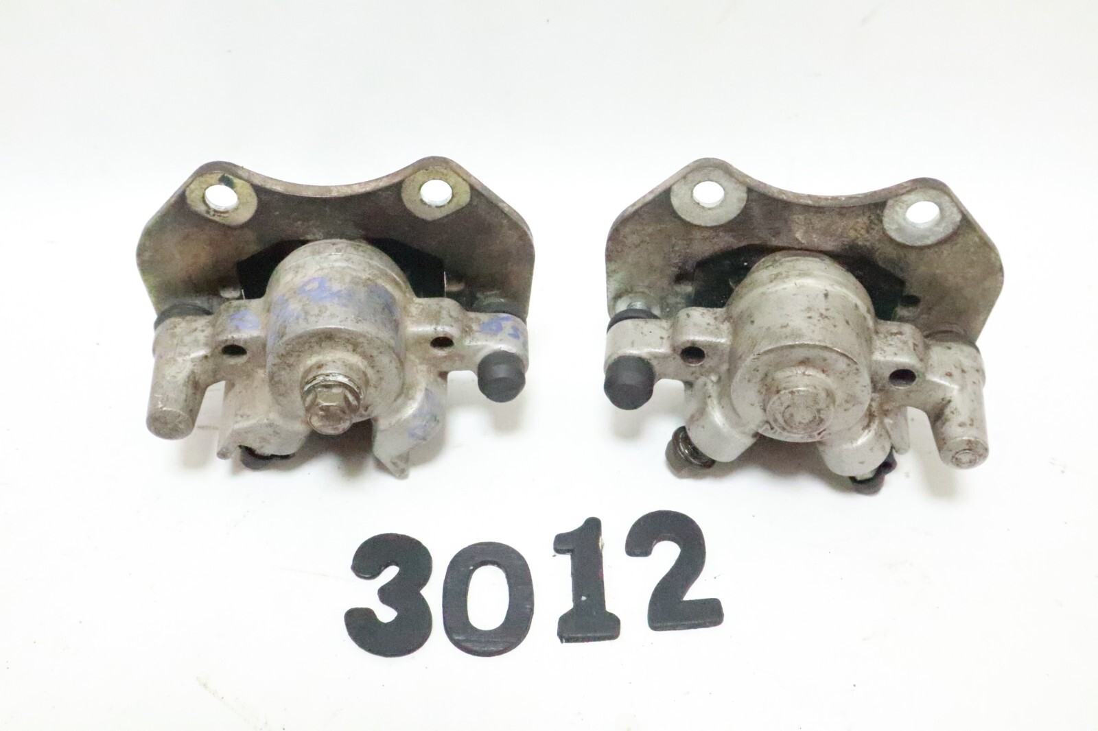 04-14 Outlander 400 500 650 800 Front RIGHT+LEFT Brake Caliper OEM - Image 2