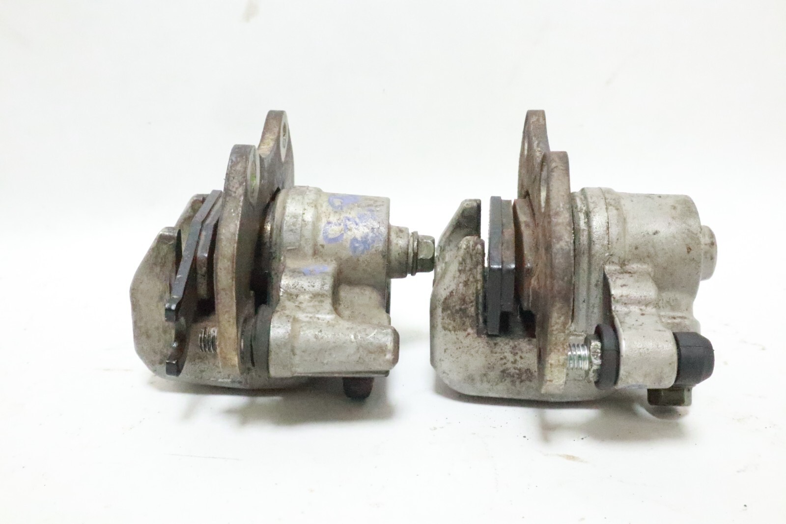 04-14 Outlander 400 500 650 800 Front RIGHT+LEFT Brake Caliper OEM - Image 6