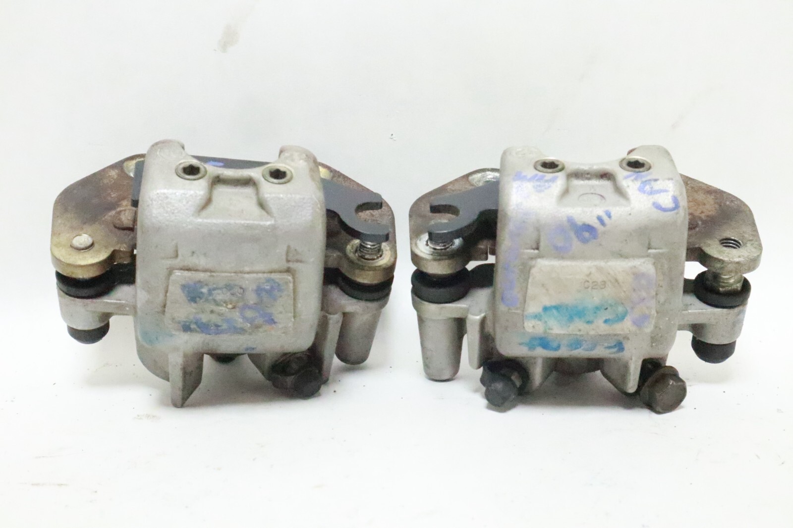 04-14 Outlander 400 500 650 800 Front RIGHT+LEFT Brake Caliper OEM - Image 7