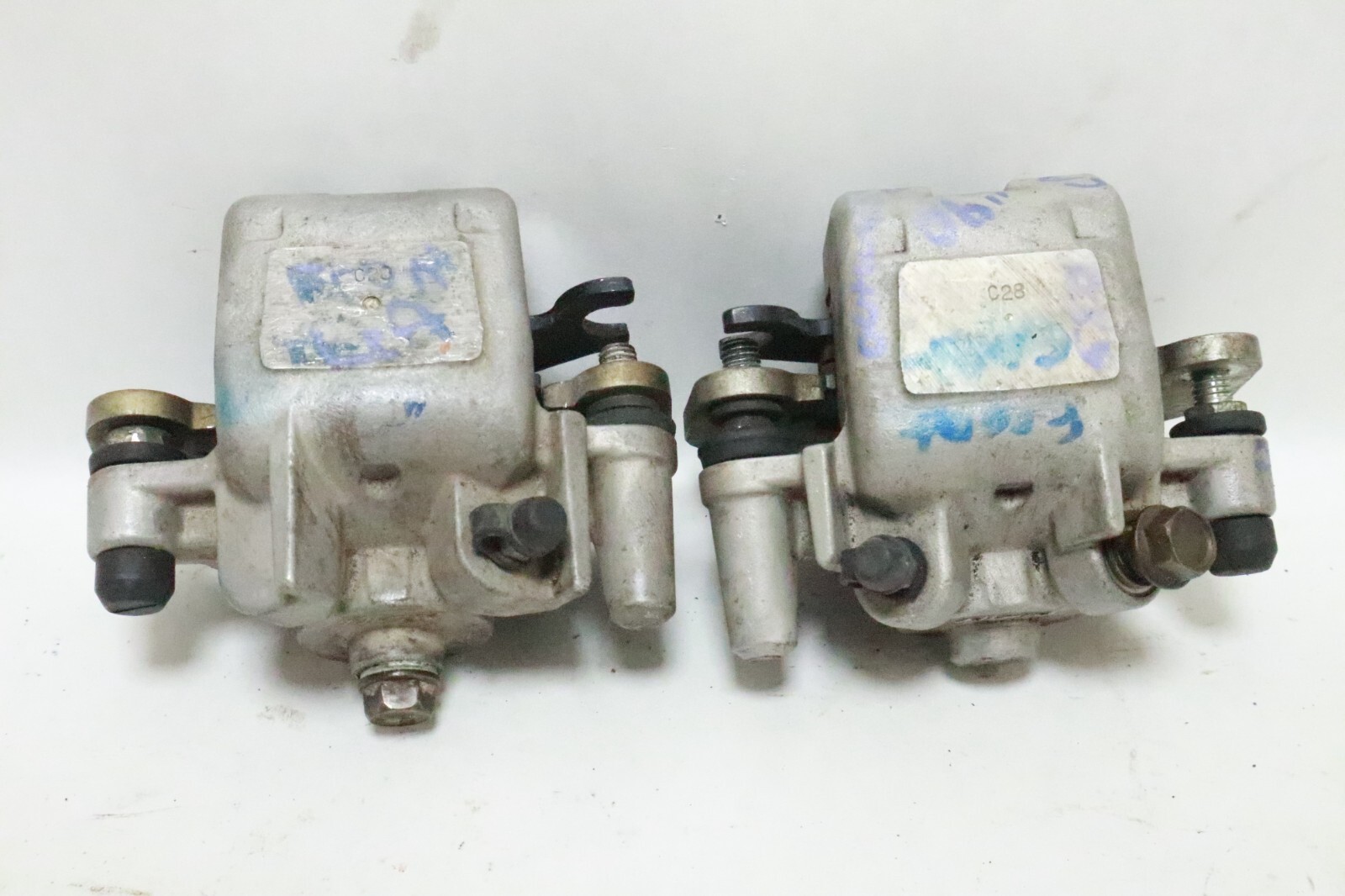 04-14 Outlander 400 500 650 800 Front RIGHT+LEFT Brake Caliper OEM - Image 8