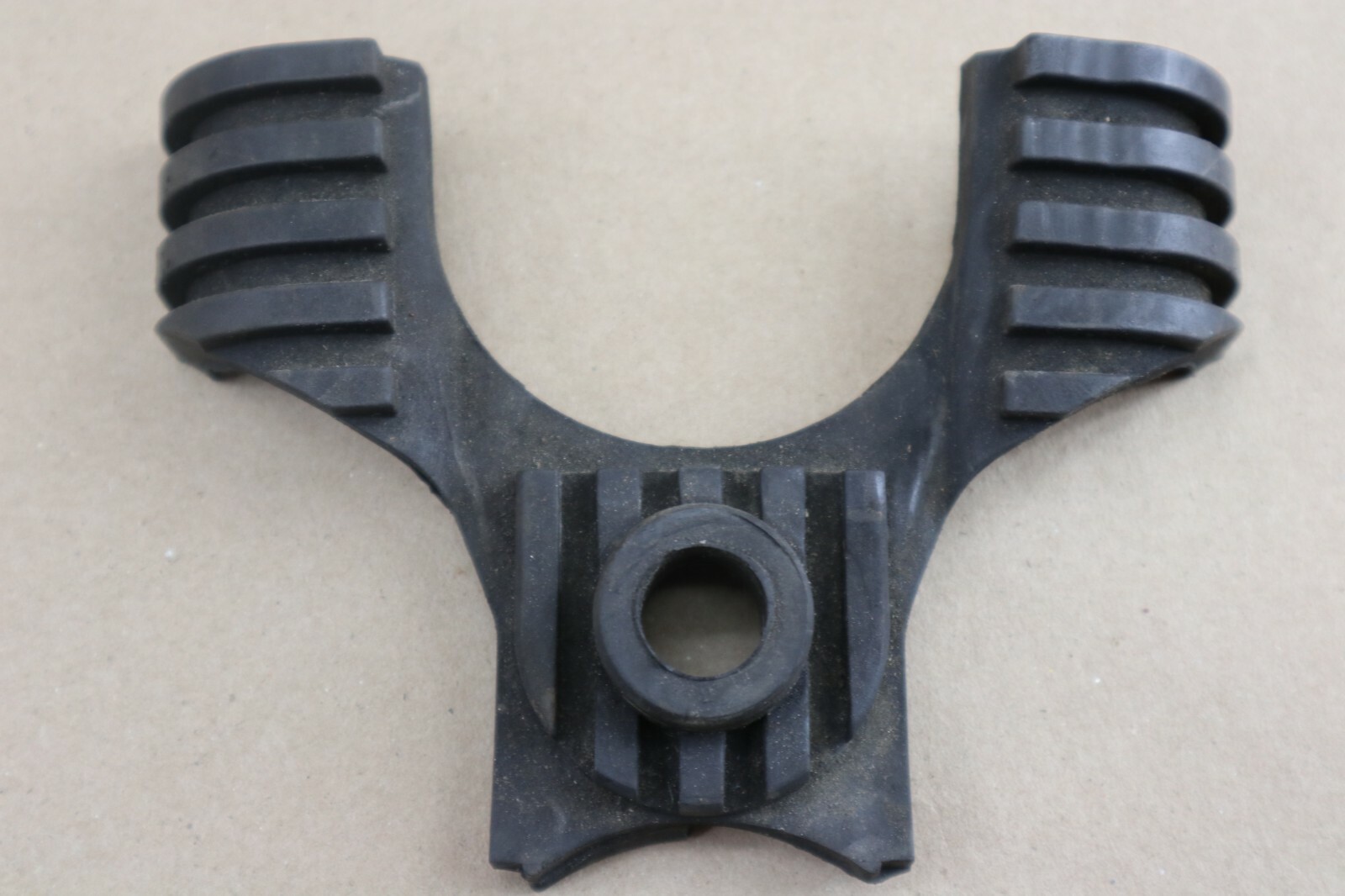 1984-1999 Yamaha Virago XV700 XV750 XV1100 FUEL TANK DAMPER LOCATING BUSHING