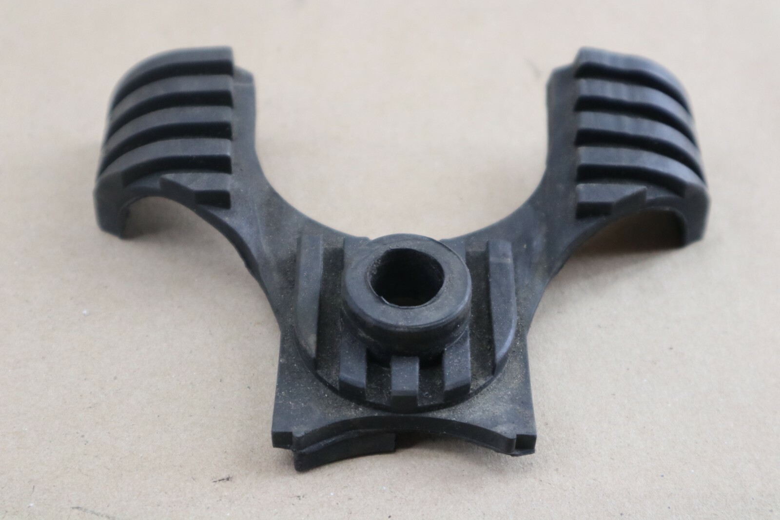 1984-1999 Yamaha Virago XV700 XV750 XV1100 FUEL TANK DAMPER LOCATING BUSHING - Image 2