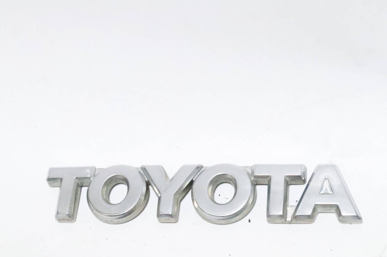 2003-2008 toyota corolla "toyota " trunk tail gate emblem 75441-02060 oem