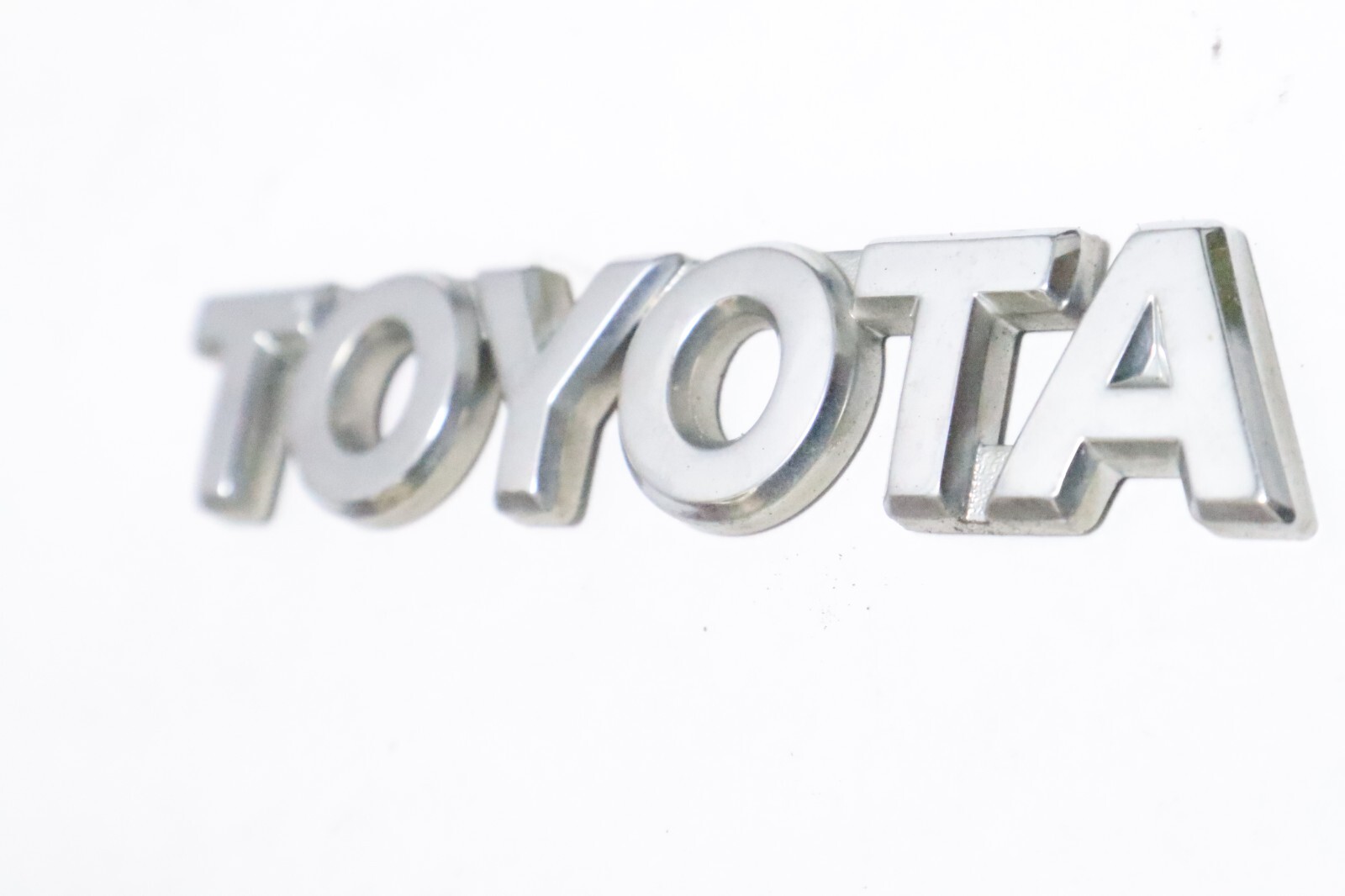 2003-2008 toyota corolla "toyota " trunk tail gate emblem 75441-02060 oem - Image 6