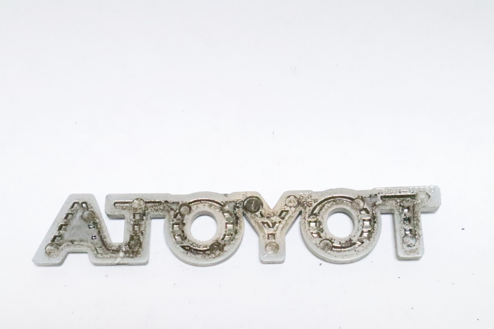 2003-2008 toyota corolla "toyota " trunk tail gate emblem 75441-02060 oem - Image 9