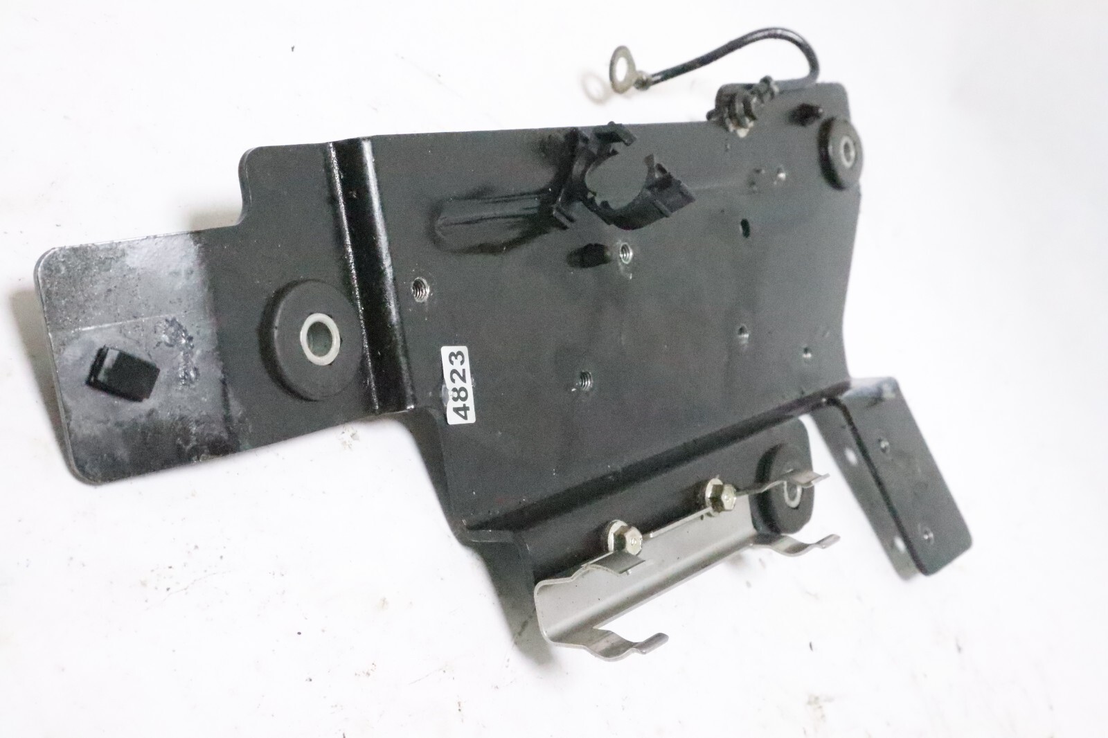 MERCURY OUTBOARD ELECTRICAL MOUNTING PLATE 8571641 - Image 4