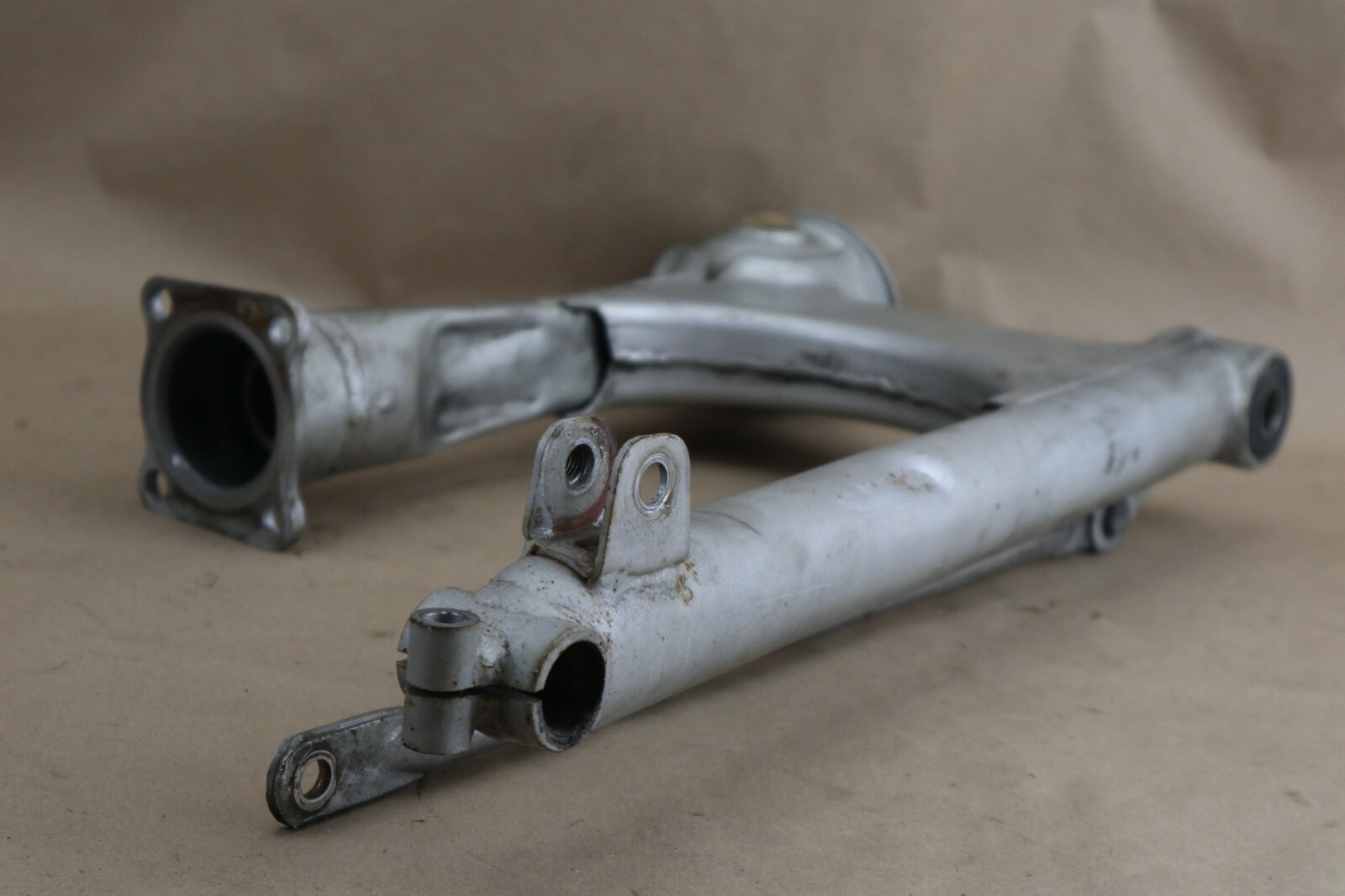 OEM 1985-1997 Yamaha Virago 700 750 1000 XV1000 REAR SWINGARM SUSPENSION ARM - Image 7