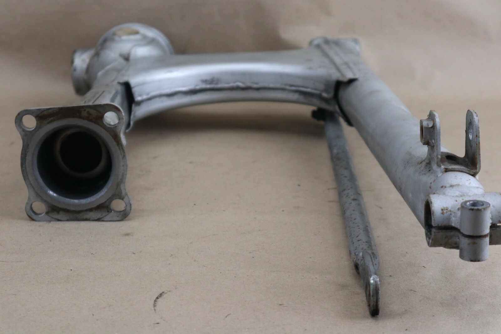 OEM 1985-1997 Yamaha Virago 700 750 1000 XV1000 REAR SWINGARM SUSPENSION ARM - Image 9
