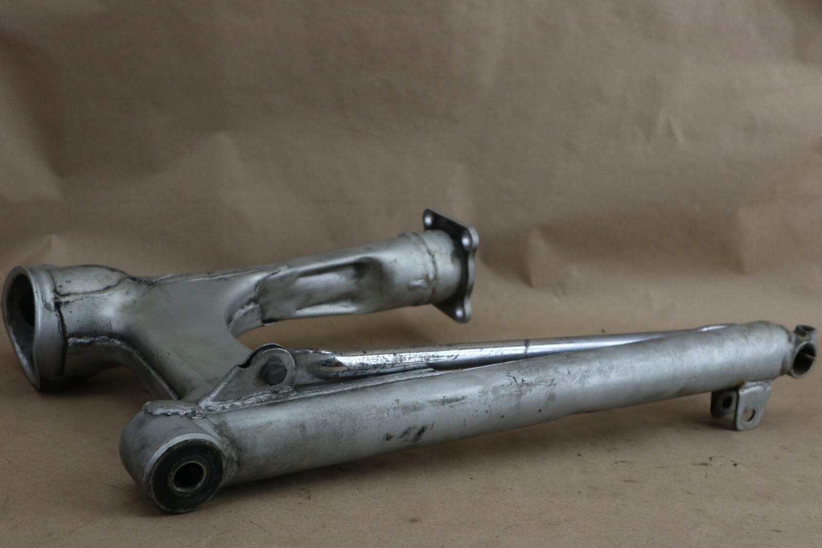 OEM 1985-1997 Yamaha Virago 700 750 1000 XV1000 REAR SWINGARM SUSPENSION ARM - Image 12