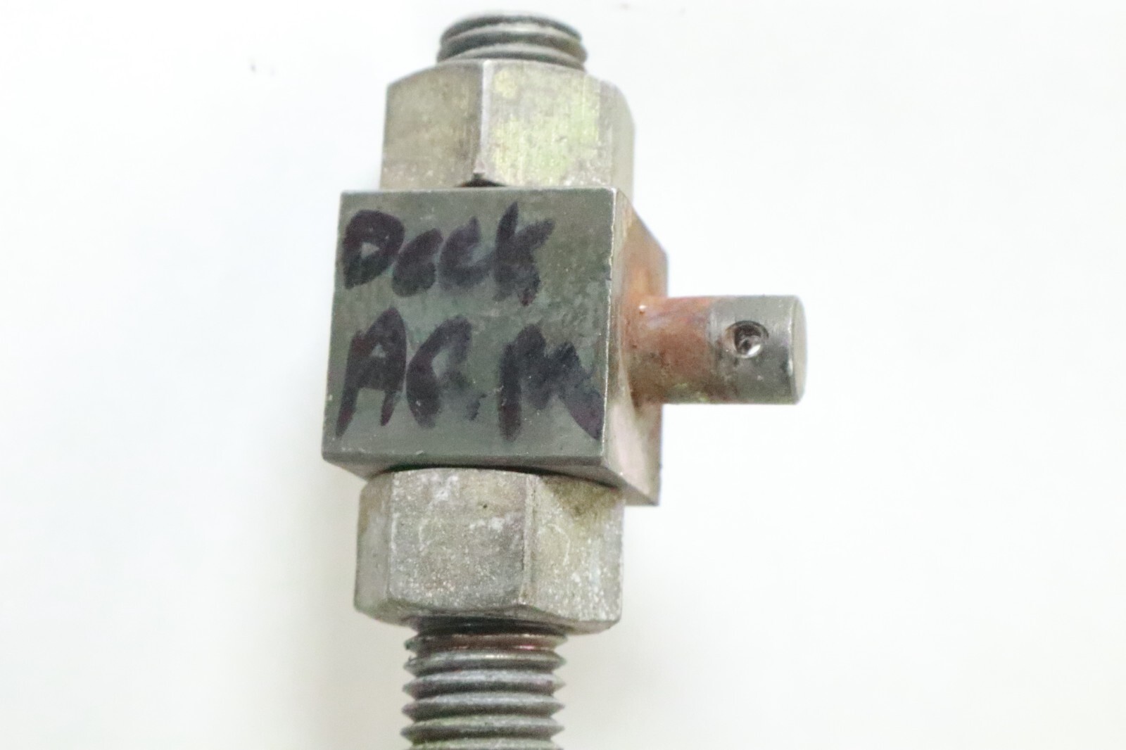 John Deere 727 ZTrak Zero TURN DECK HIEGHT ARM D25126 - Image 4