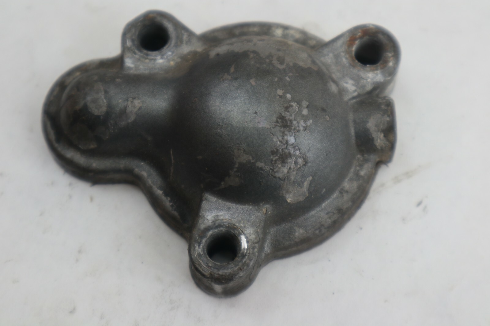 1989 SUZUKI 75HP THERMOSTAT COVER - Image 8